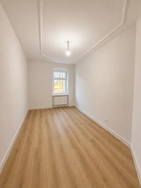 Charmante & Helle 2-Zimmer Altbauwohnung mit Balkon& EBK in Berlin Pankow — photo 1